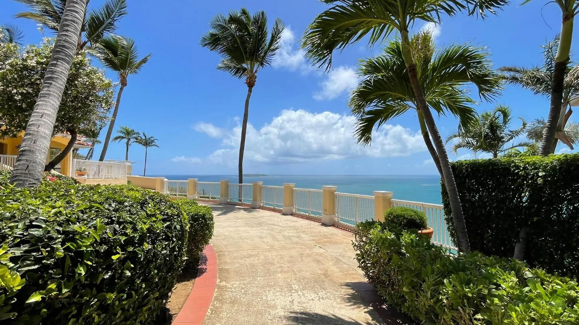 아파트 2Bed 2Bath At Las Casitas Village 파하르도